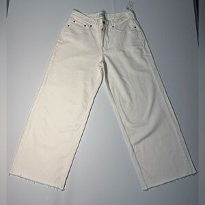NWT Abercrombie & Fitch Women’s Low Rise Ultra Loose White Jeans Sz 30 Short